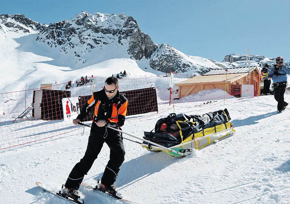 the best saisonnaire ski or snowboard insurance