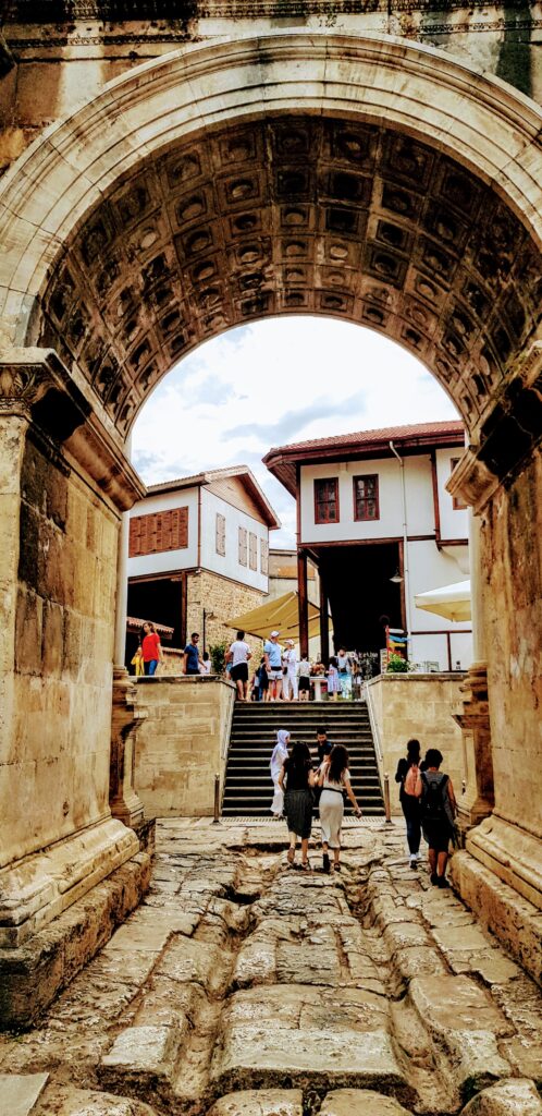 Hadrian's Gate Antalya 360VR guide - Hadrians Gate Antalya