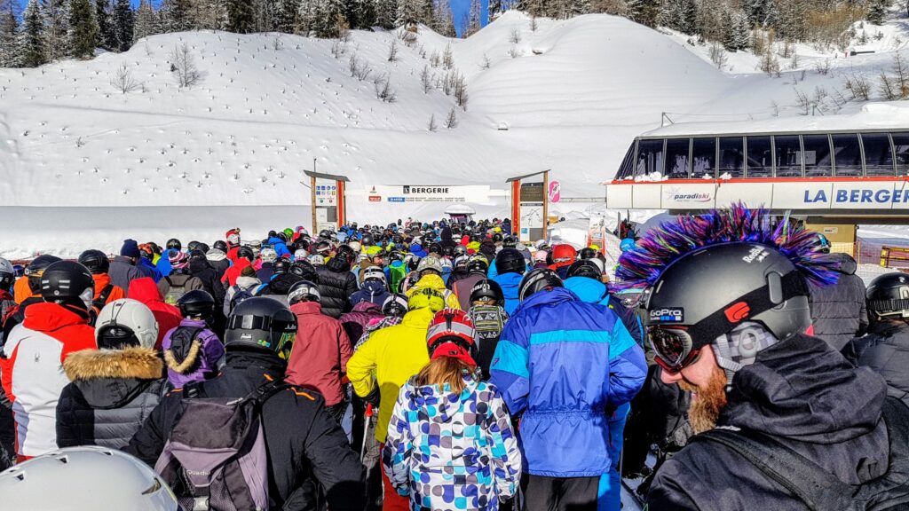 Avoiding queues in busy ski resorts