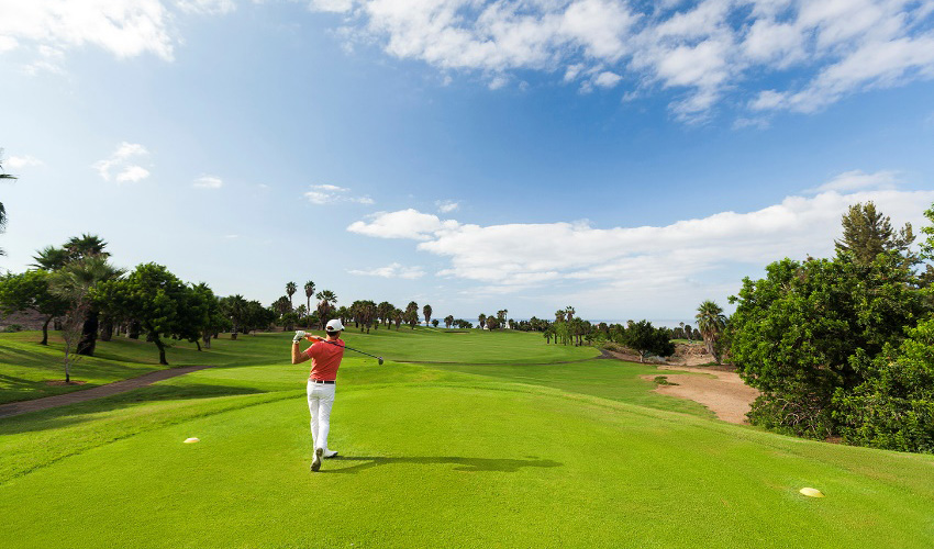 Golf Costa Adeje Tenerife. Review of the Los Lagos 9 hole golf course at Costa Adeje golf course, Costa Adeje, Tenerife